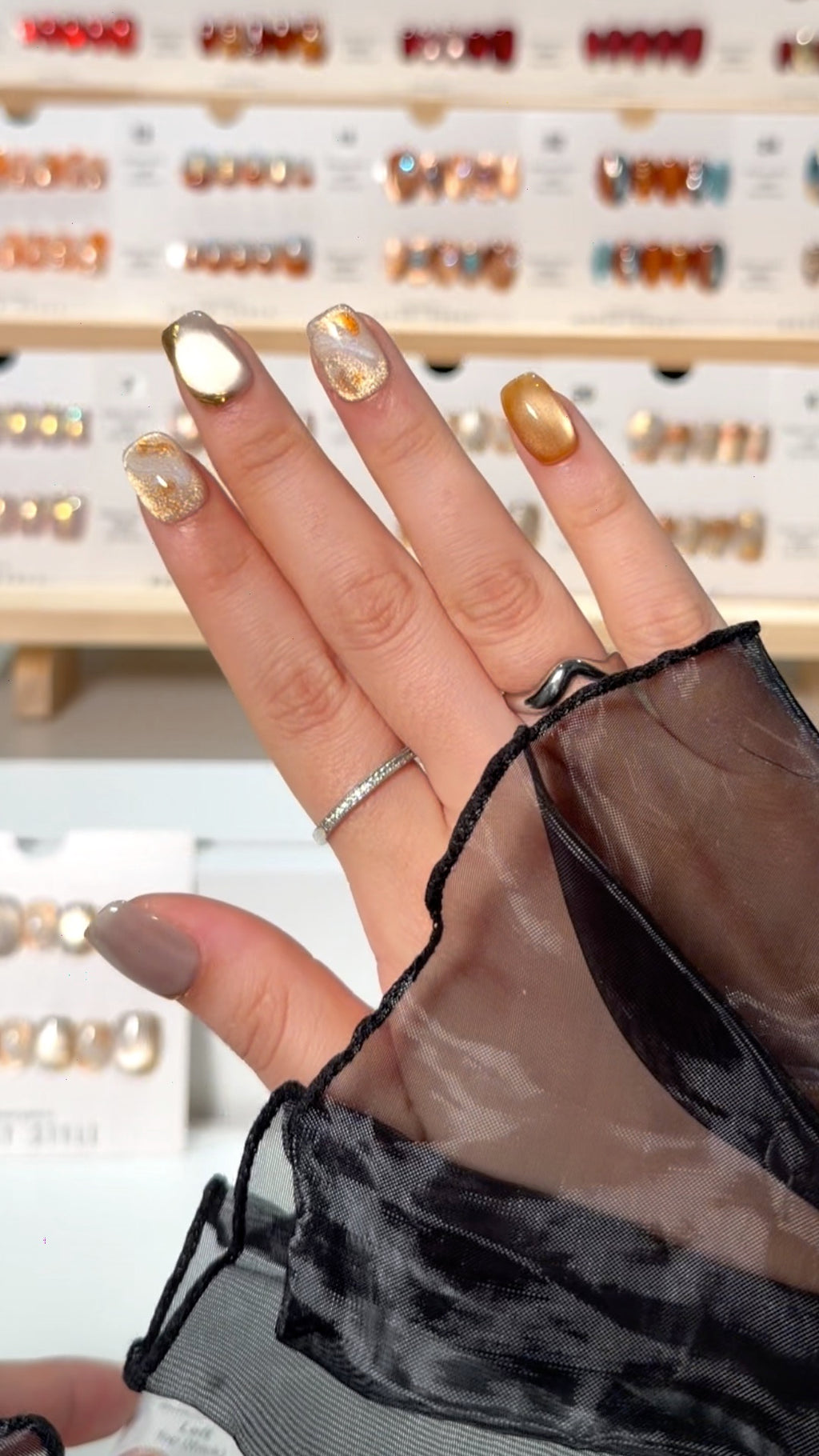 No. 8 – Golden Veil Marble (Short Square)