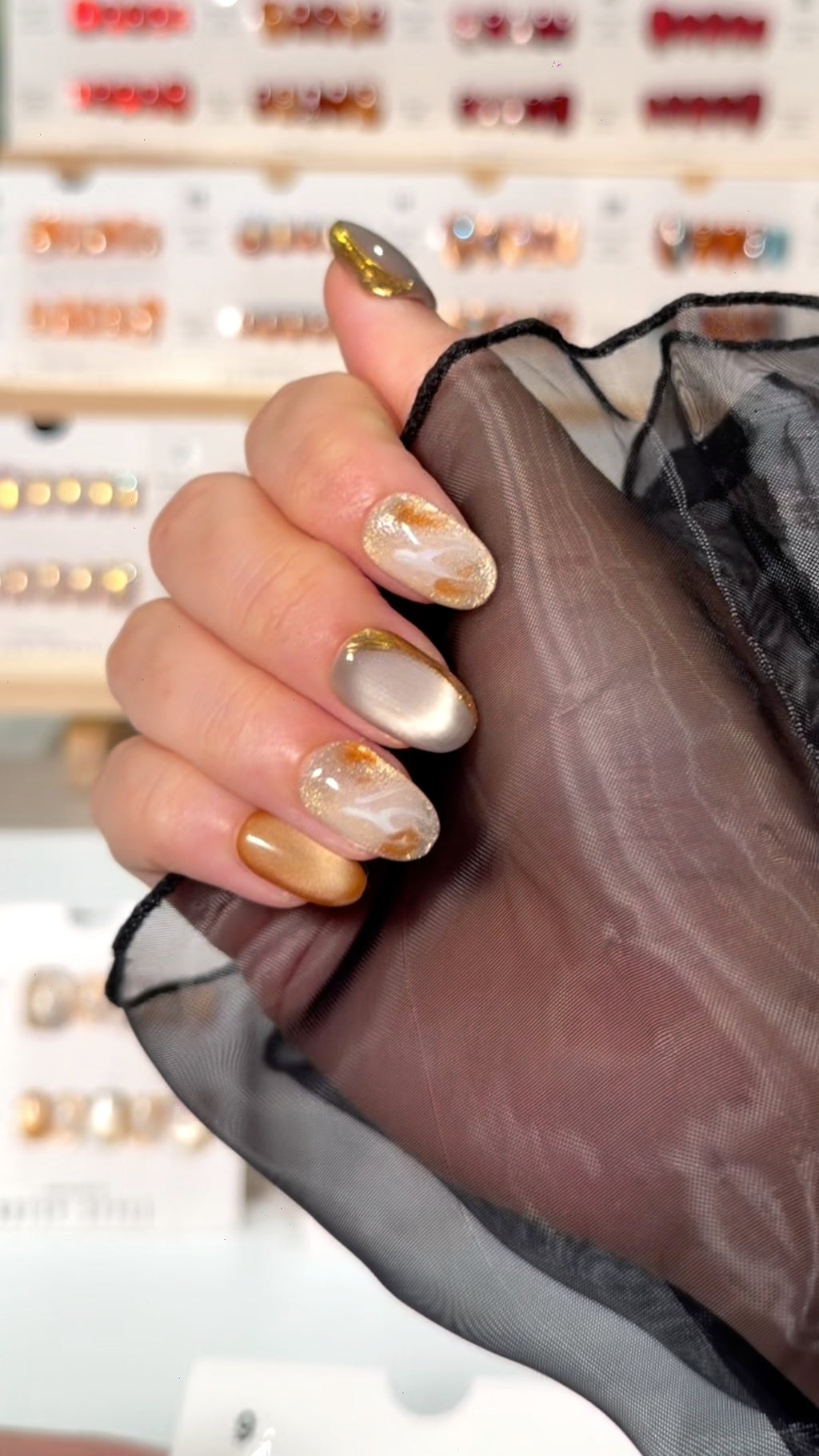 No. 9 – Golden Veil Marble (Short Oval)